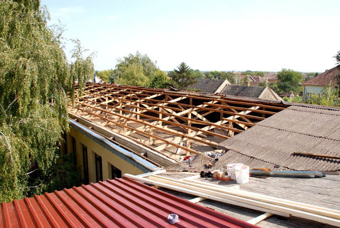 Új tetőt kap a Turijai iskola 2015. szeptember 15. képek